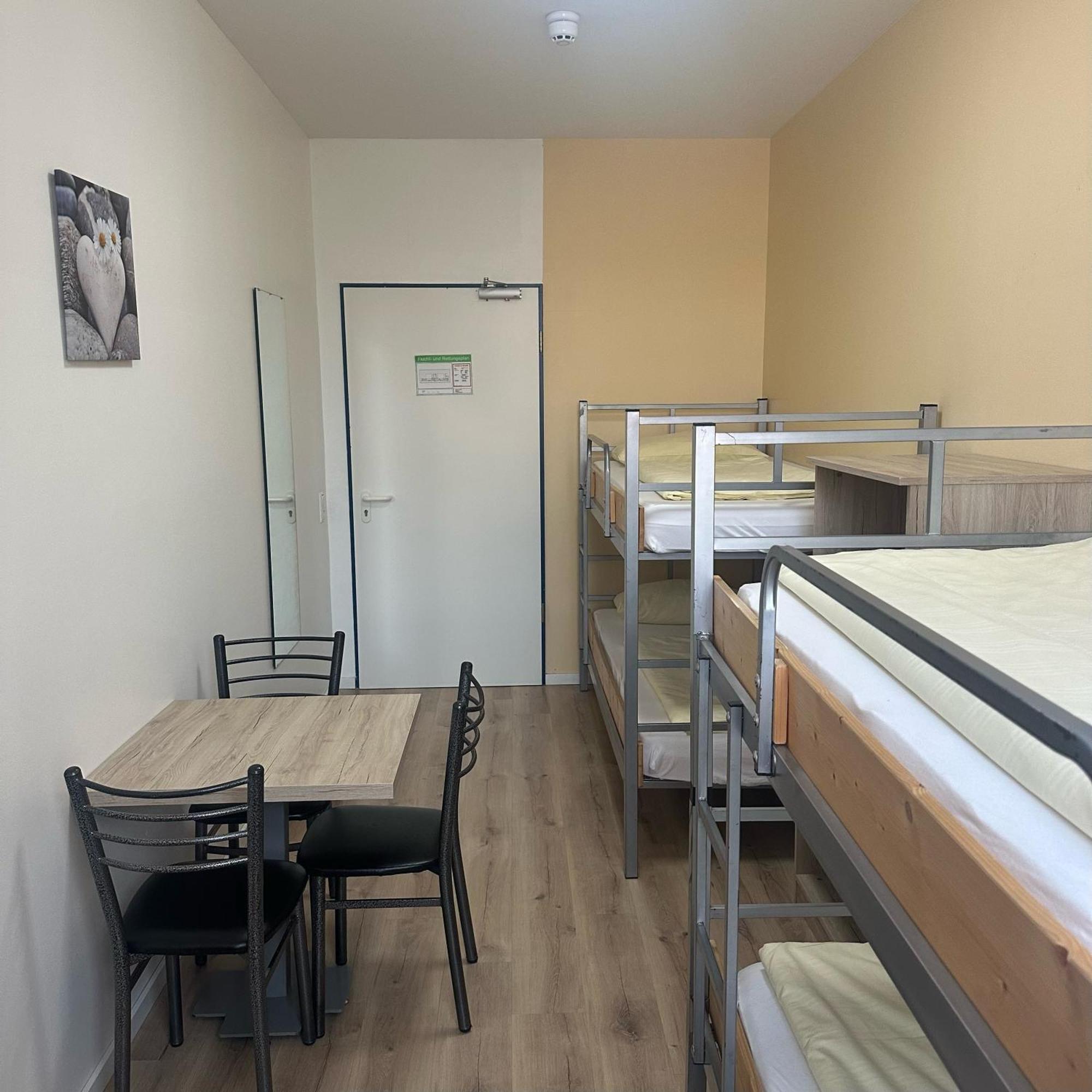 מינכן Low Budget Hostel מראה חיצוני תמונה
